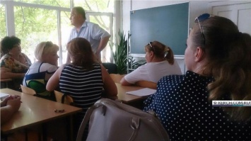 Учителя керченской гимназии хотят возвращения здания школе после ремонта