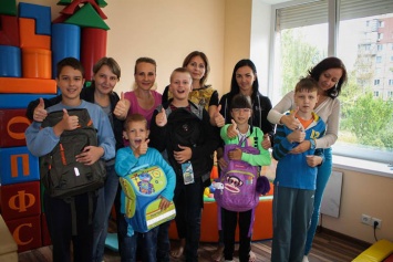 В Кривом Роге канцелярские наборы для детей с аутизмом собирали всем миром (фото)