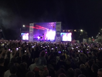 Такого еще не было - 30 тысяч горожан пришли в центр города, чтобы послушать Потапа и его группу «Мозги» (фото, видео)