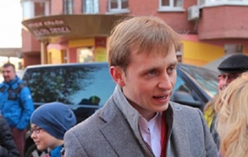 Суд арестовал часть компаний депутата Крымчака и Mercedes жены