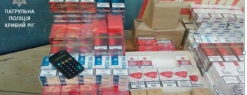 Патрульные в Кривом Роге прикрыли торговлю контрабандными сигаретами