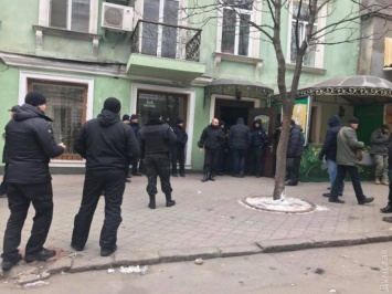 Помещение "Картопляников" на Екатерининской передали киевской фирме якобы под безалкогольное кафе