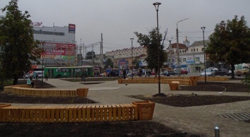 Недоделанный сквер в центре Сум назовут и преобразят