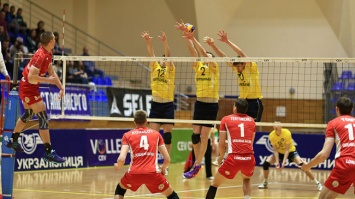Волейболисты «Днепра» с трудом пробились во второй этап Кубка Украины