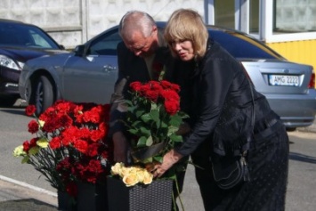 Родители Андрея ГУСИНА: «Памятник отражает сущность сына»