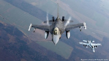 В странах Балтии начались учения ВВС НАТО