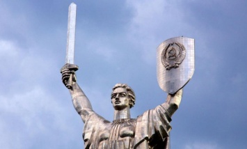 У Нищука потребовали декоммунизировать обелиск городу-герою Киеву и памятник «Родина-Мать»