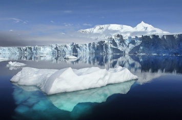 Ученые в шоке: гигантский айсберг угрожает человечеству (фото, видео)
