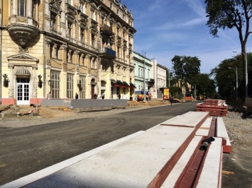 В Одессе планово выполняется ремонт дорог и тротуаров