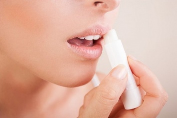 Многие помады для губ известных брендов оказались опасными для здоровья