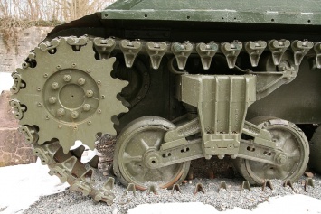 Украинцы разбирают танки и сдают румынам на металлолом