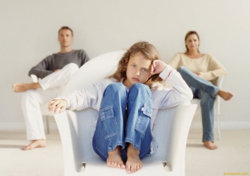 С кем останется ребенок после развода: изменения с 1 октября