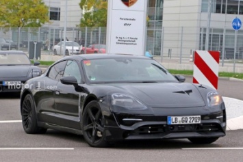 Porsche вывела на тесты электромобиль