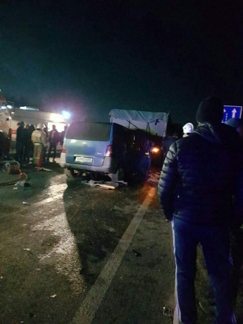 В результате ДТП на Евпаторийском шоссе скончался водитель легкового автомобиля