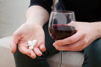 8 препаратов, не сочетаемых с алкоголем