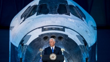 Администрация Трампа намерена отправить астронавтов на Луну