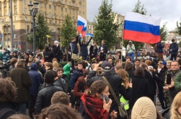 На акциях в РФ задержали десятки людей, в Москве хотят "Россию без Путина"