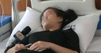Китайская девушка ослепла после того, как непрерывно играла в игру на телефоне
