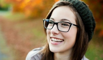 Почему мужчинам нравятся женщины в очках