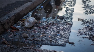 Старомостовая площадь уже неделю утопает в канализационных стоках
