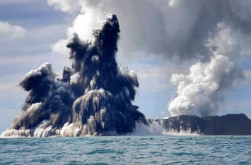 Возможное уничтожение города подводным вулканом показали на видео