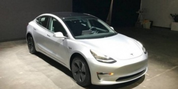 «Когда успели?»: продается Tesla Model 3 уже с пробегом
