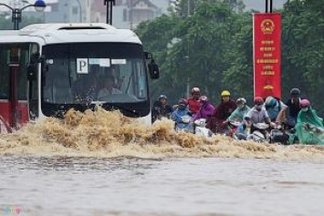 Вьетнам погружается под воду из-за тропической депрессии