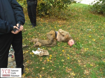 Одесская «битва»: охранники ларька с кофе отлупили уличных активистов в камуфляже