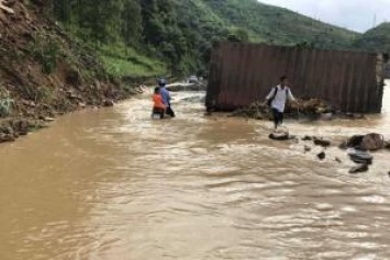 Наводнения и оползни во Вьетнаме: погибли десятки человек