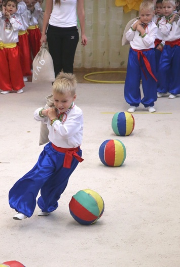 В Николаеве День украинского казачества первыми отметили в детсаду «Калинонька»