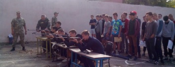 Ученики школ Заводского района соревновались в военно-прикладном троеборье (ФОТО)