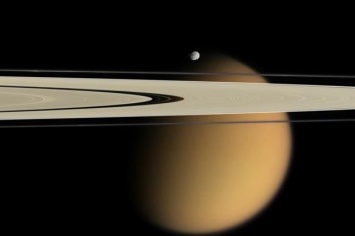 Ученые рассказали о мощных ливнях на Титане
