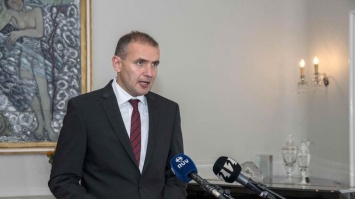 Президент Исландии попал в больницу со сломанным носом