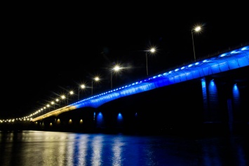 Необычное освещение на Кайдакском мосту в Днепре