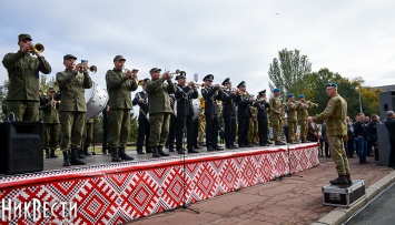 День защитника Украины в Николаеве: 300-метровый национальный флаг и марш военных и волонтеров