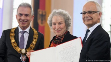 Маргарет Этвуд вручена Премия мира немецких книготорговцев