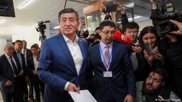 На выборах в Киргизии побеждает ставленник президента