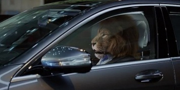Mercedes-Benz «усадил за руль» льва
