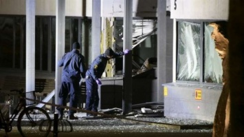 На юге Швеции неизвестные взорвали дверь здания полиции