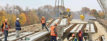 На трассе Сумы - Харьков строят новый мост
