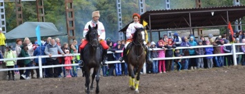 В Славянске прошли соревнования за Кубок области по конному спорту
