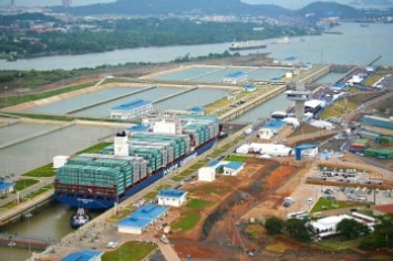 Трафик через Панамский канал увеличился на 22% по итогам финансового года