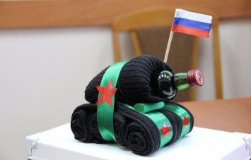 Позорище: в Крыму презентовали детский танк