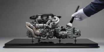 Миниатюрную копию мотора Bugatti Chiron оценили в 10 000 долларов