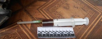 В Каменском у водителя-нарушителя обнаружили шприцы с опием