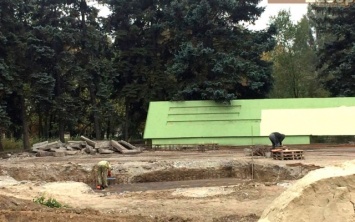 В Запорожье подрядчик торопится к открытию памятника ликвидаторам Чернобыля (ФОТО)