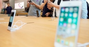 Акции Apple обвалил слух о низком спросе на iPhone 8 и запрет Китая звонить по Apple Watch