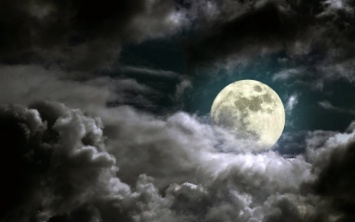 Ученые рассказали, как Луна влияет на грозовую активность