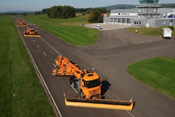 Mercedes начал тестировать беспилотные грузовики в аэропортах