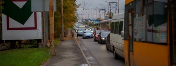 ДТП в Днепре: электротранспорт врезался в легковое авто